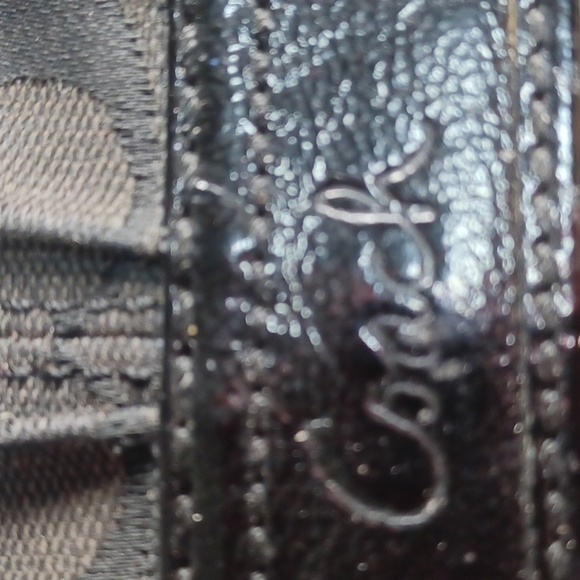 COACH MINI HAND BAG 4x8 in a beautiful black and gray 😍 - Picture 2 of 4